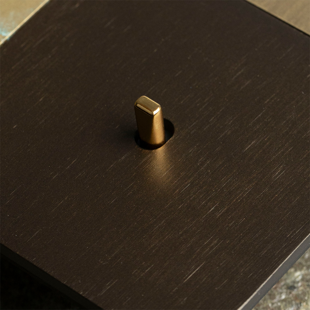 Vectis square cube Brown